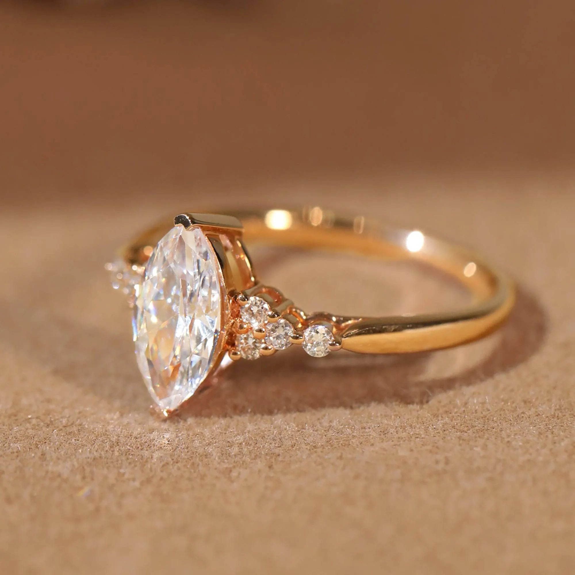 18k Marquise Cut Diamond Simple Design Engagement Ring
