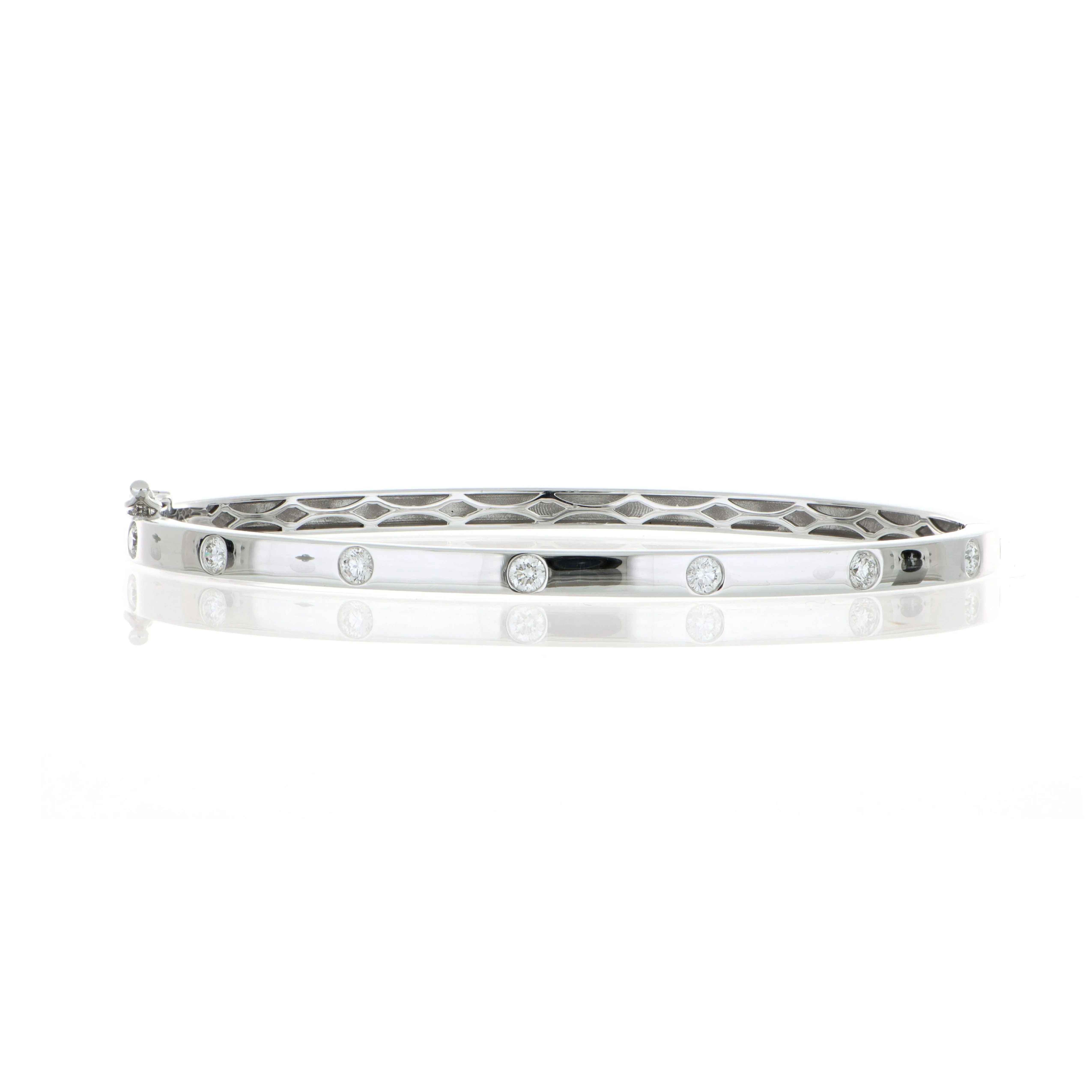 18k White Gold Diamond Bangle Bracelet