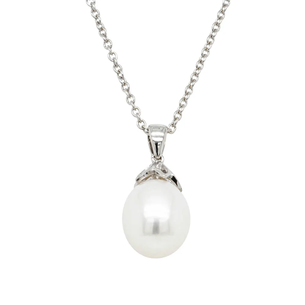 9ct White Gold Freshwater Pearl Petal Pendant