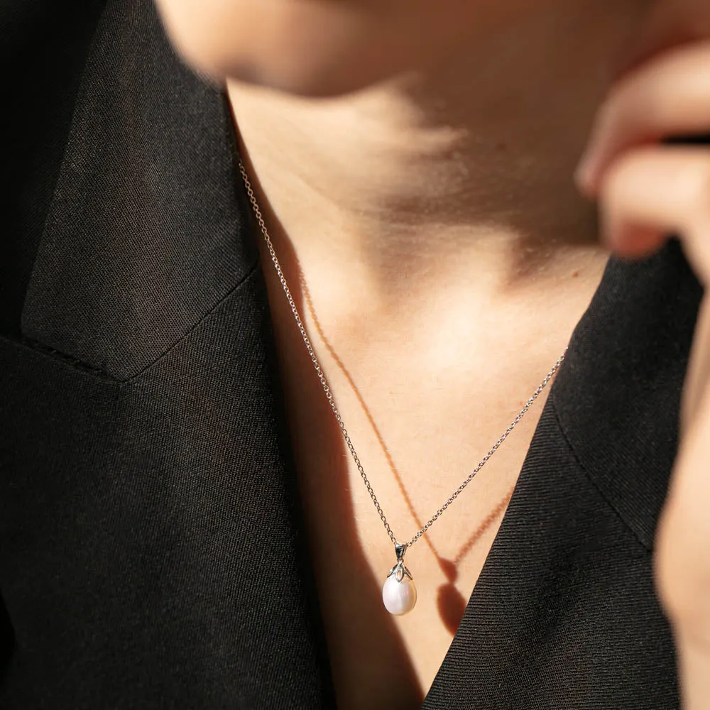 9ct White Gold Freshwater Pearl Petal Pendant