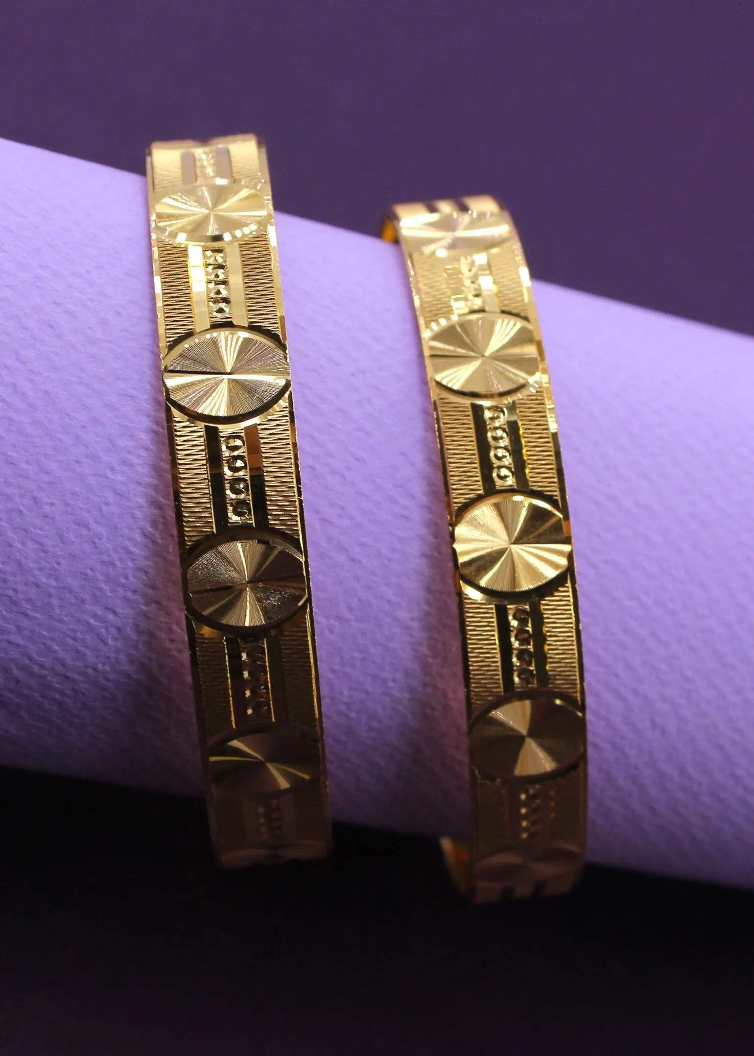 APPEALING GOLDEN BANGLES