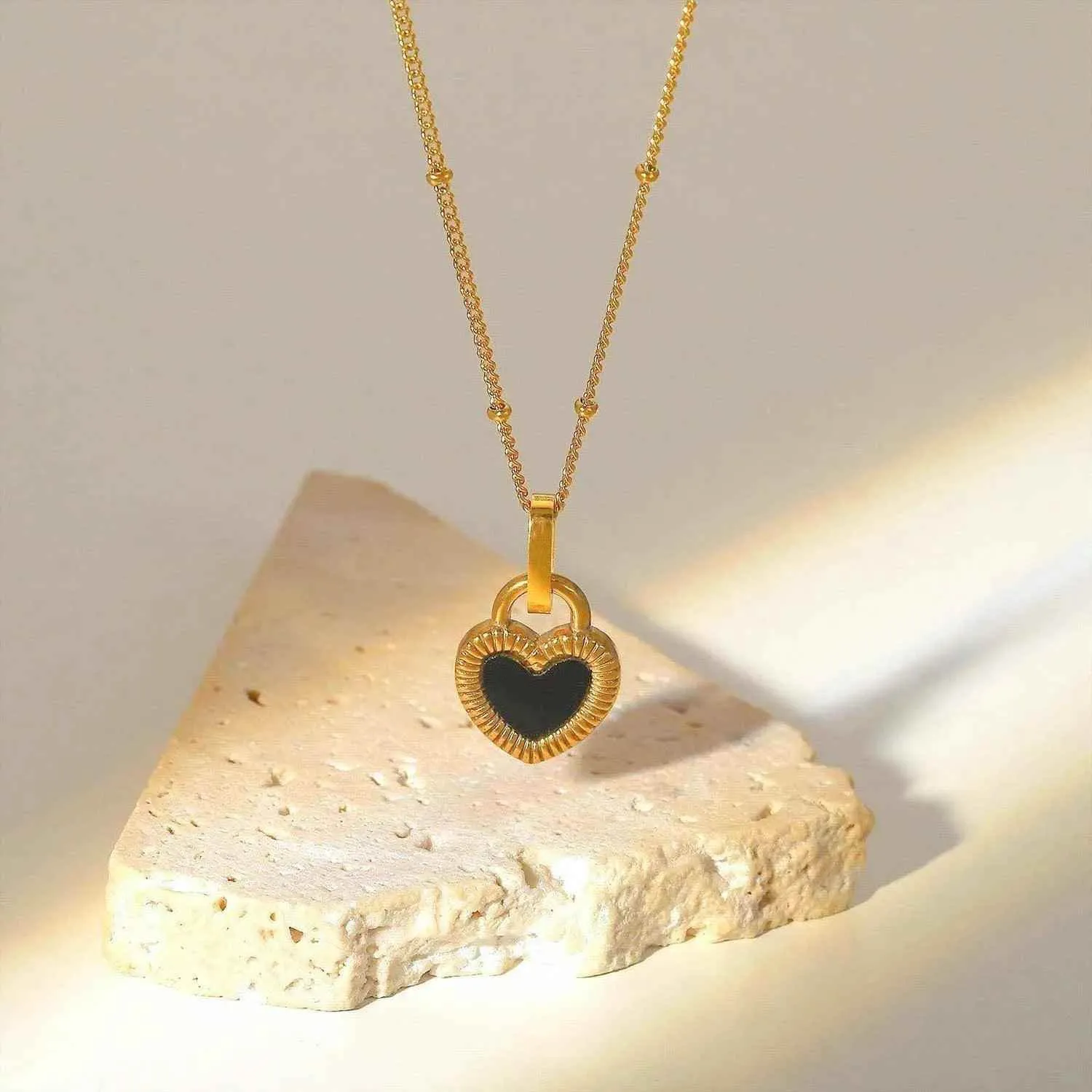Black Double-Sided Heart Pendant Necklace Charm Jewelry NCJOI36