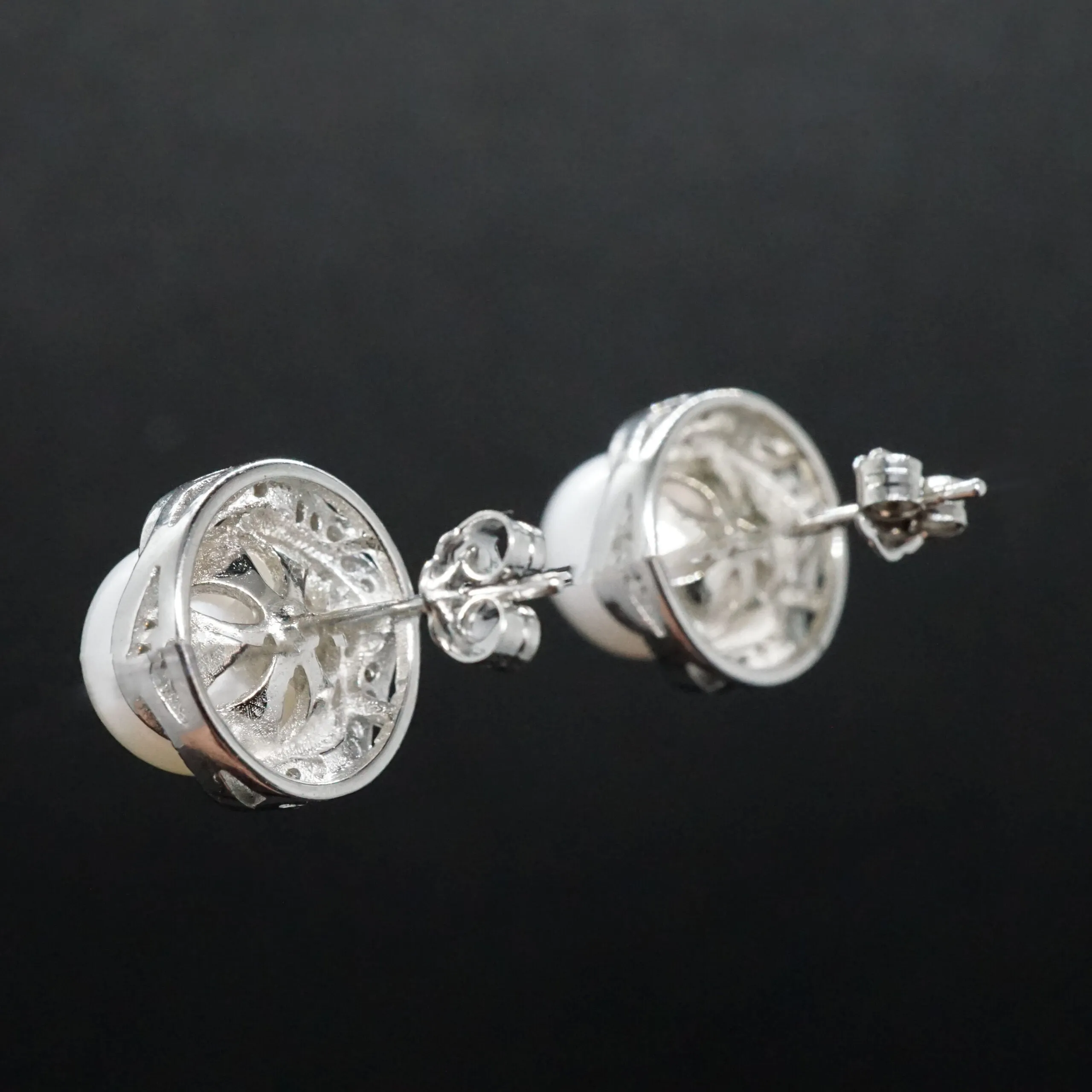 Ellie X - Real Freshwater Pearl Silver Stud Earrings