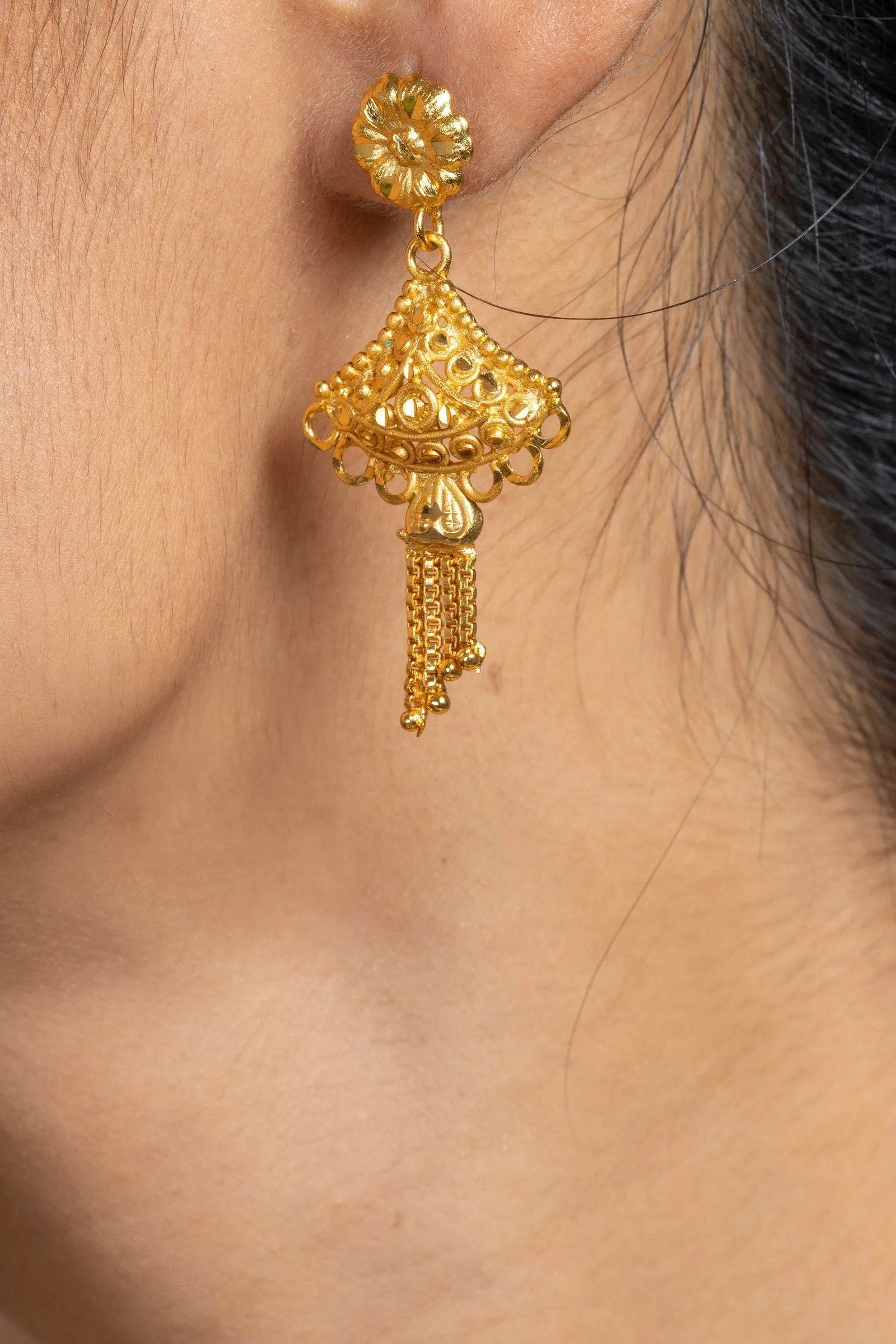 Gold Plated Sleek Necklace with Matching Stud Earrings Jewelry Set - Jewelry for All Occasions