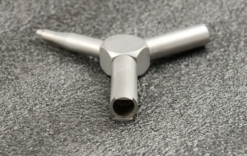 Magazine valve key