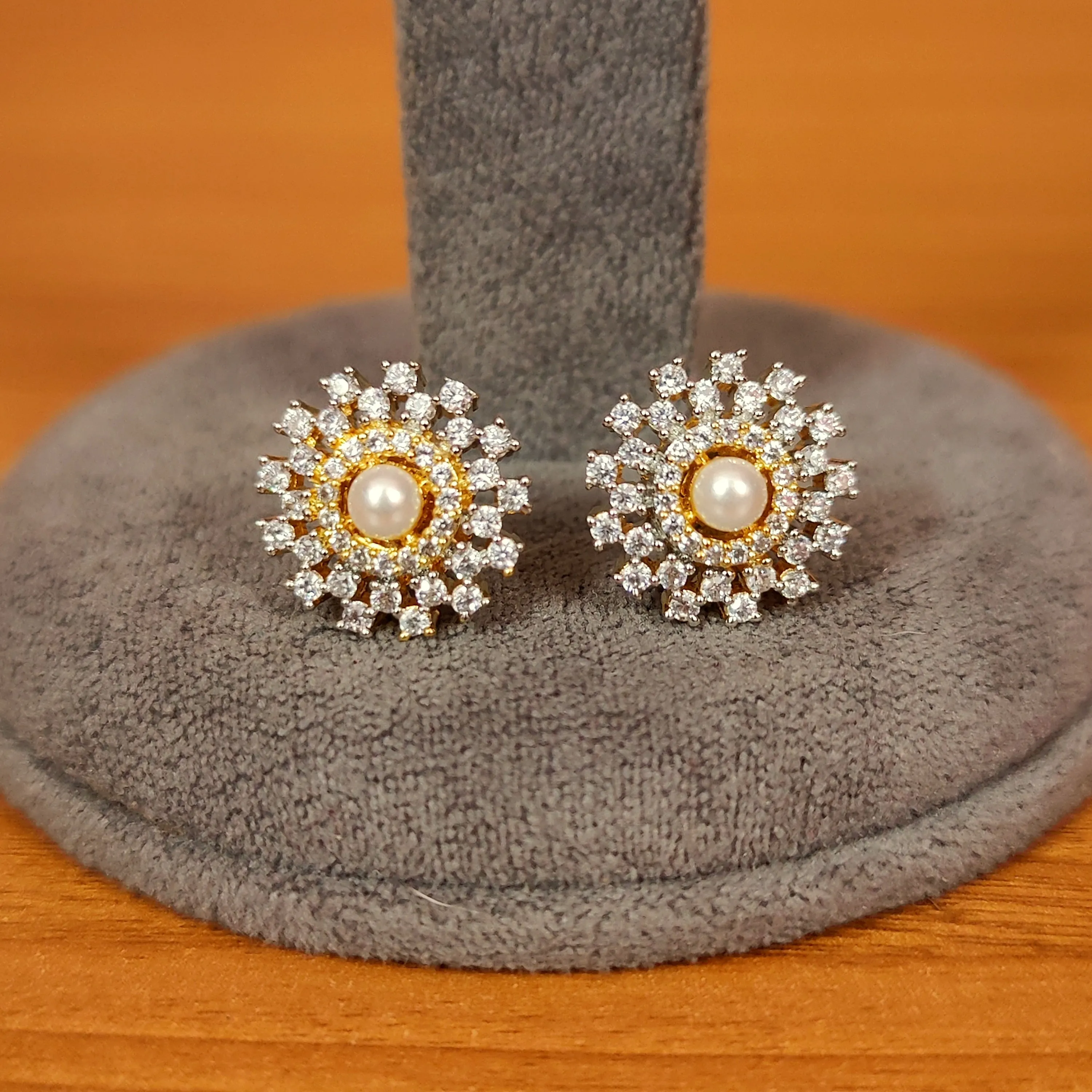 PEARL & CZ STUDDED DIAMOND LOOK PENDANT SET