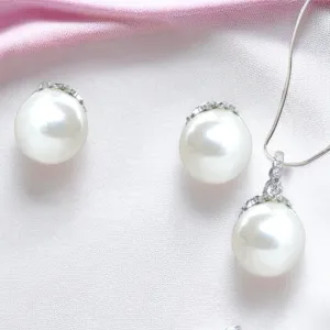 Pure Radiance: Silver Pearl Pendant Set