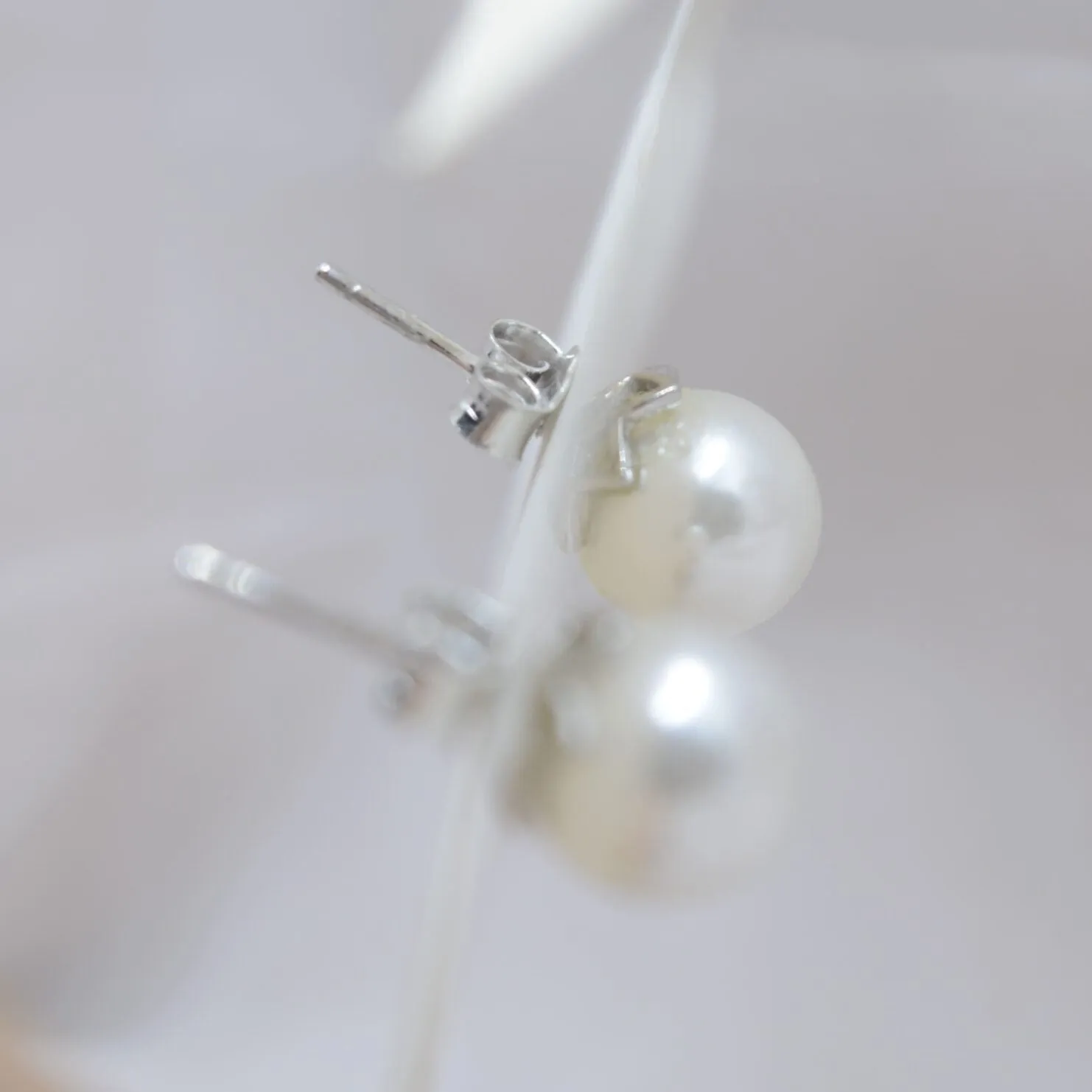 Pure Radiance: Silver Pearl Pendant Set