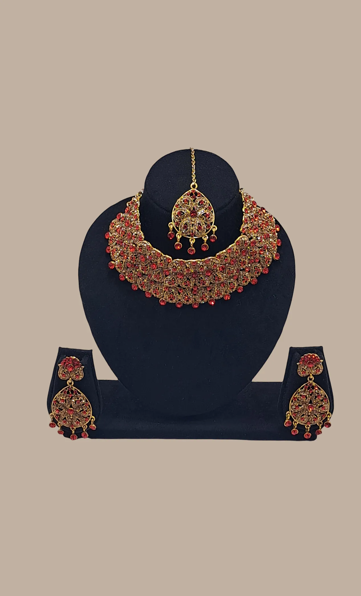 Red Stone Work Chocker Set