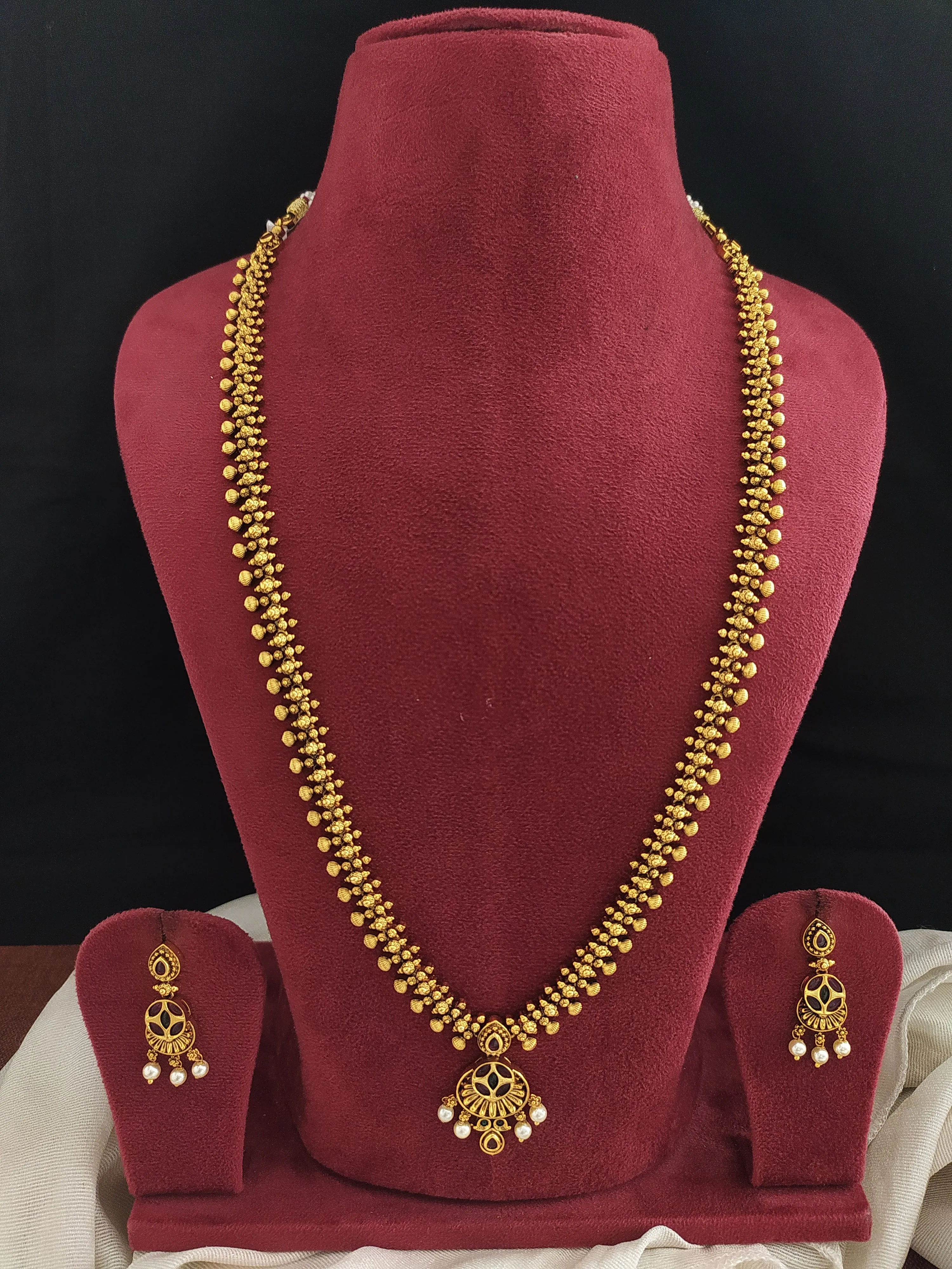 Timeless Simplicity Traditional Non-Idol Antique Long Haram Set
