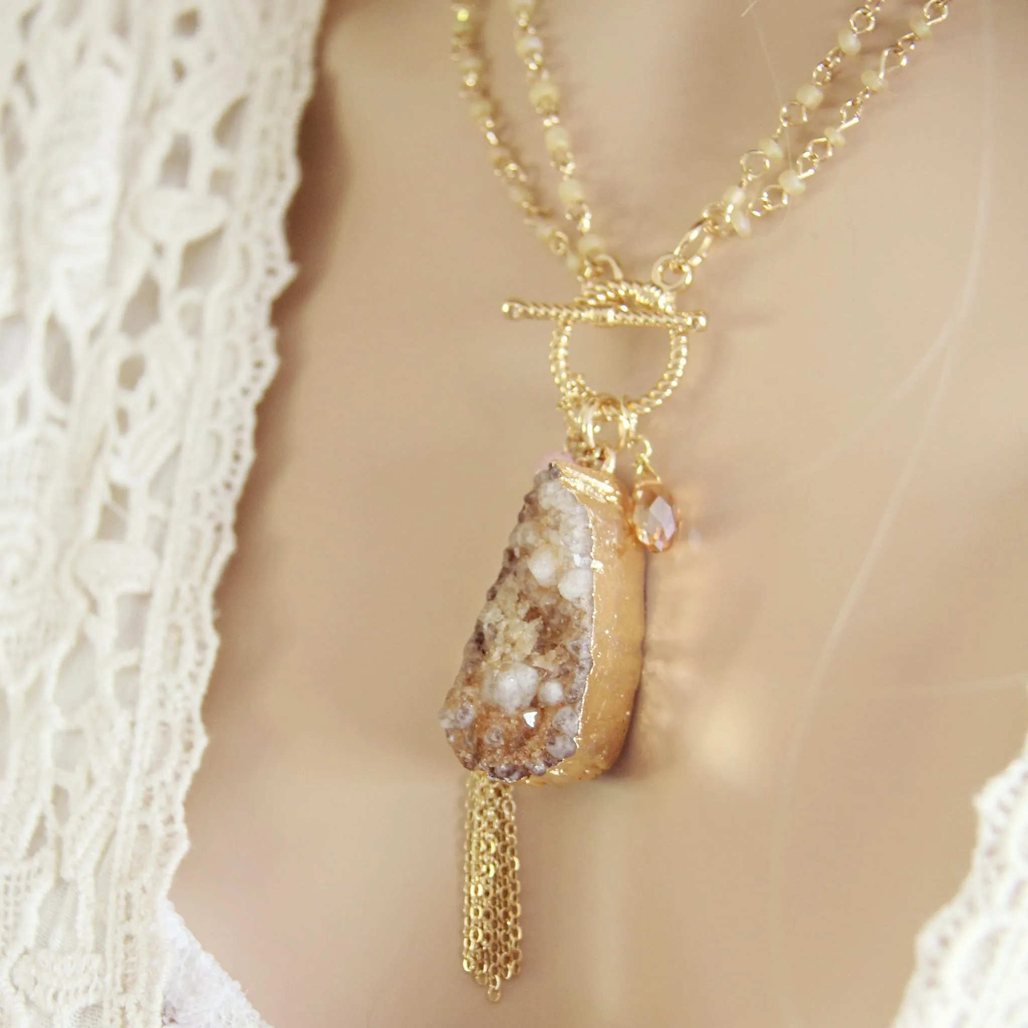 Wren & Stone Necklace in Sand